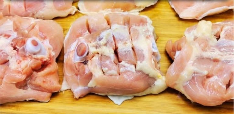 Americká kuřecí stehna na pánvi: křupavá kůrčička a šťavnaté maso jako z grilu