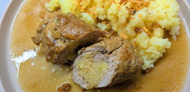 Záhorácké vepřové závitky se zelím: poctivý recept na tradiční českou kuchyni