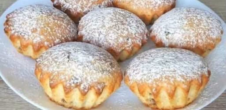 Tvarohové muffiny s rozinkami – rychlé a vláčné pečení ke kávě nebo čaji
