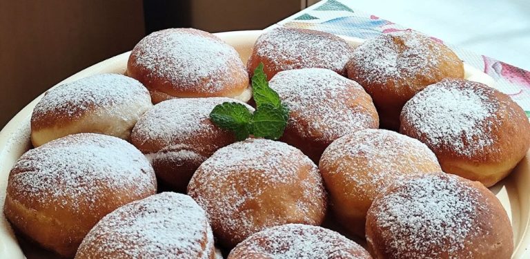 Pár koblih, které zmizí ze stolu dřív, než stačí vychladnout