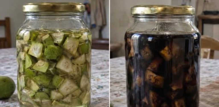  Pamatujete na babiččin likér ze zelených ořechů? Tradiční recept, který má v českých domácnostech své místo dodnes
