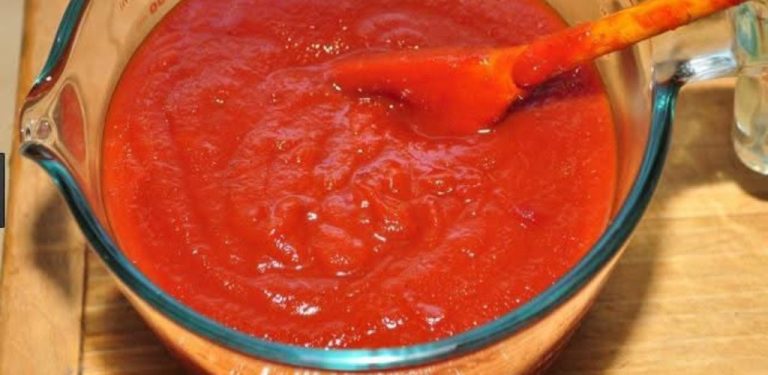  Domácí kečup z 1 kg zralých rajčat: jednoduchý, voňavý a plný chuti