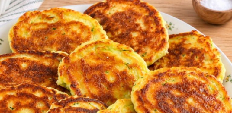 CUKETOVÉ PLACIČKY S RICOTTOU A PARMAZÁNEM!